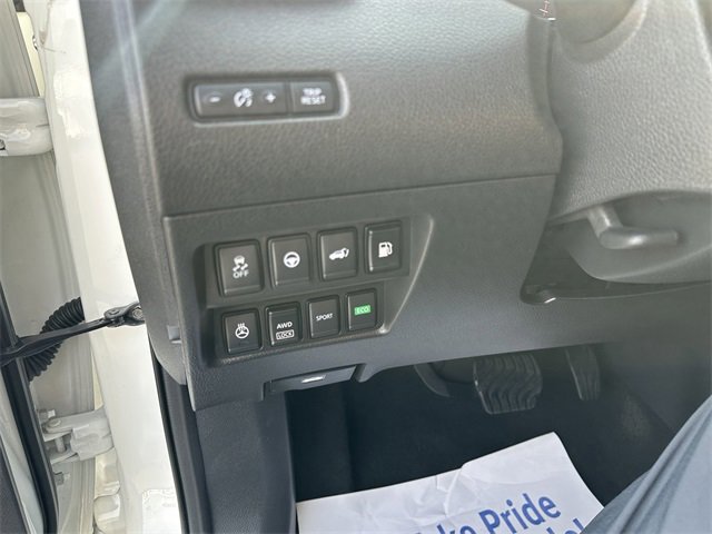 Used 2019 Nissan Rogue SV w/ Premium Package image 30