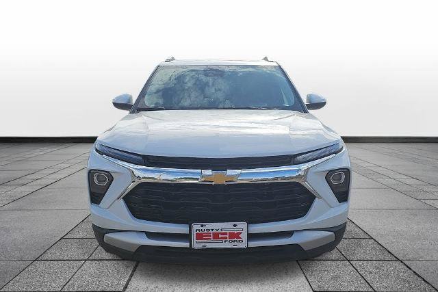 Used 2025 Chevrolet TrailBlazer LT FWD image 2