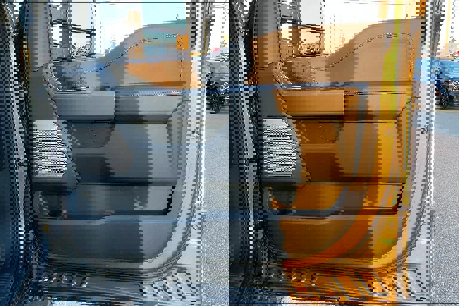 Certified 2023 Ford F250 Lariat w/ Lariat Ultimate Package image 22