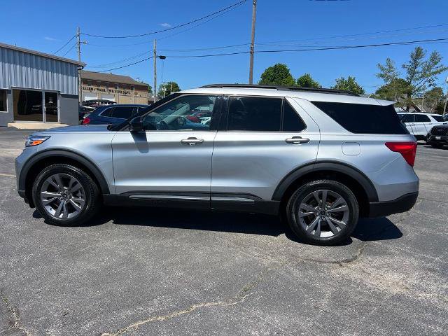 Certified 2023 Ford Explorer XLT w/ Equipment Group 202A AWD/4WD image 3