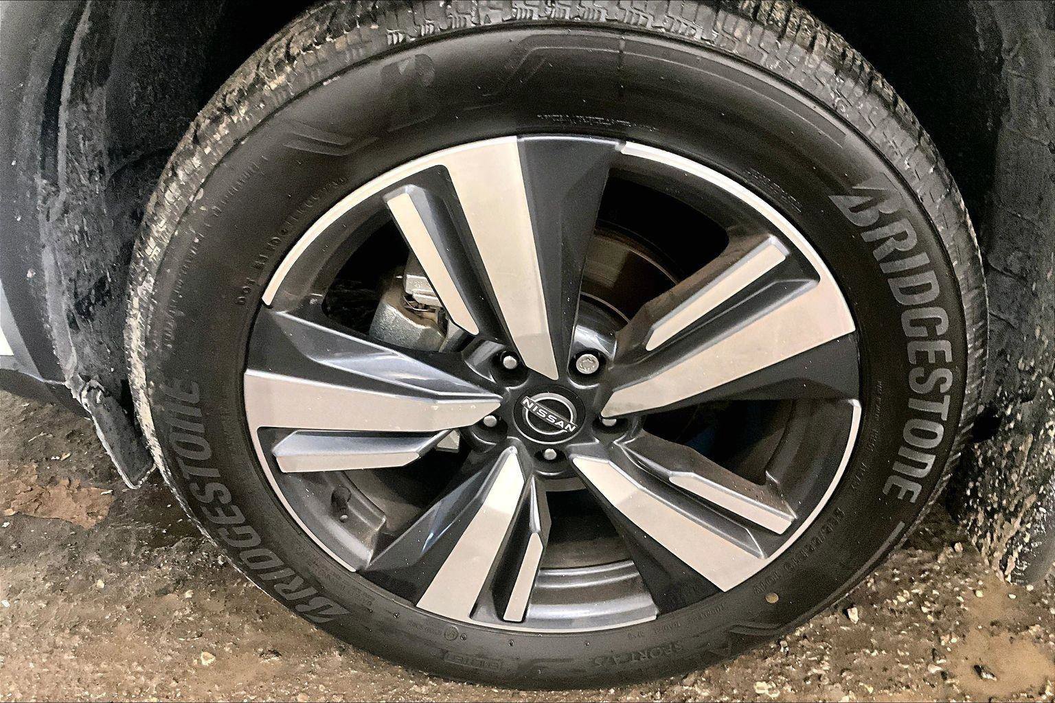 Used 2023 Nissan Rogue Platinum image 10