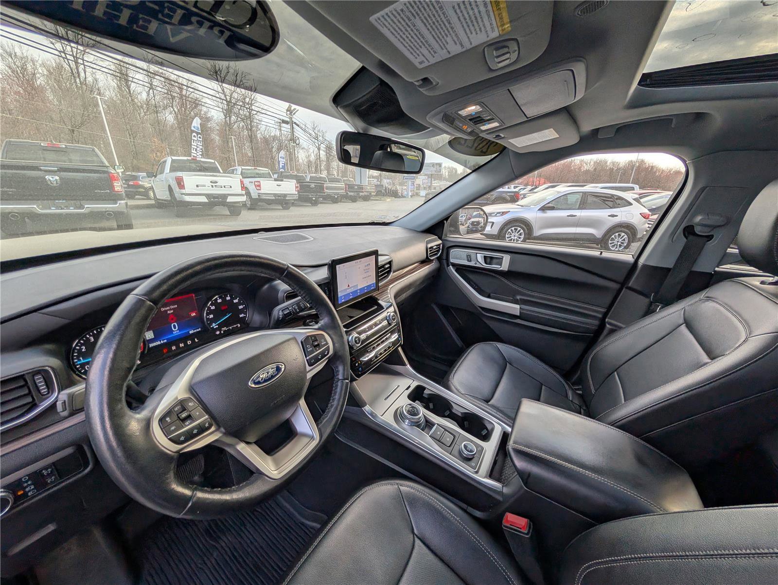 Certified 2022 Ford Explorer Limited w/ Hybrid Equipment Group 310A image 18