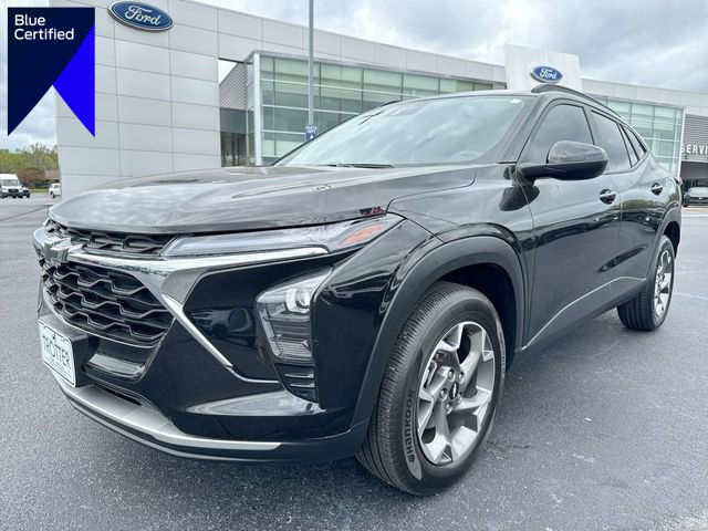 Used 2025 Chevrolet Trax LT w/ Driver Confidence Package image 1