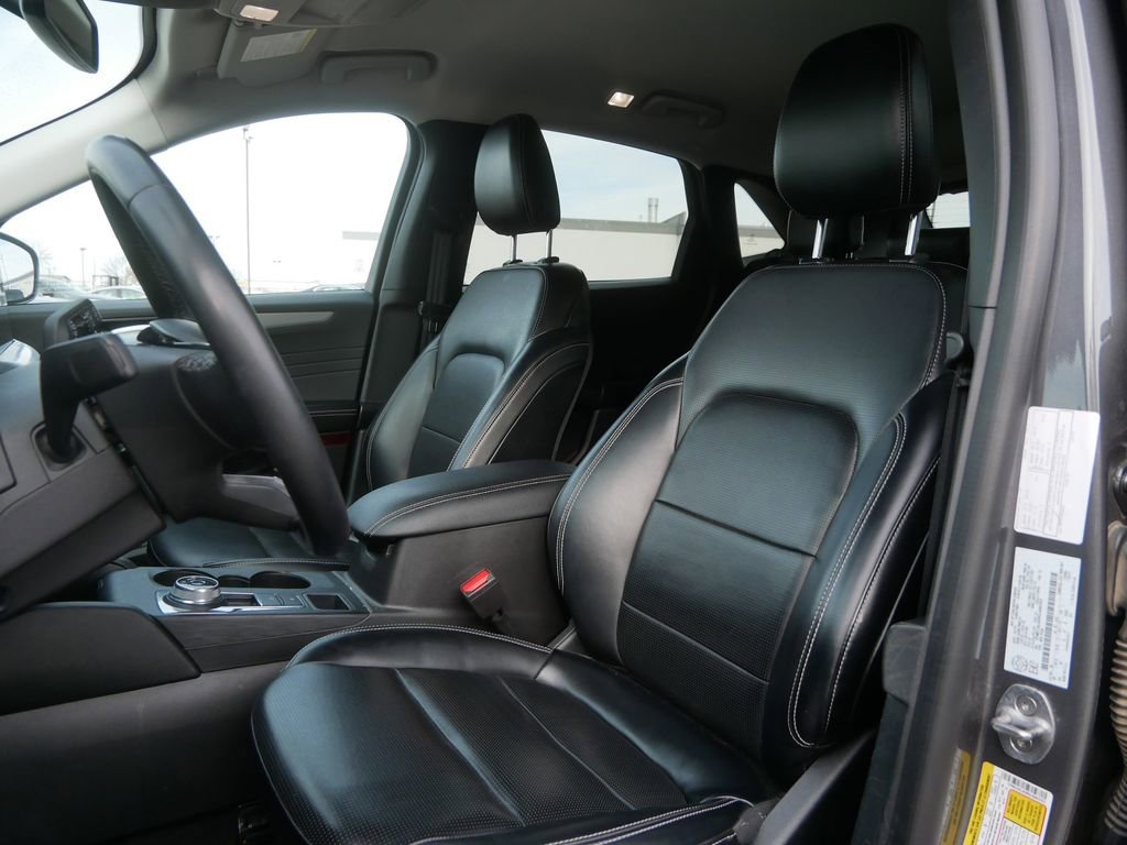 Certified 2024 Ford Escape Platinum AWD/4WD image 10