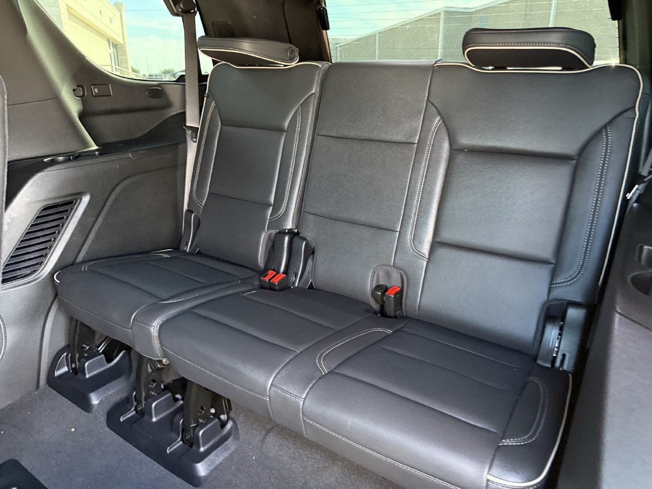 Used 2025 Chevrolet Tahoe Premier AWD/4WD image 26