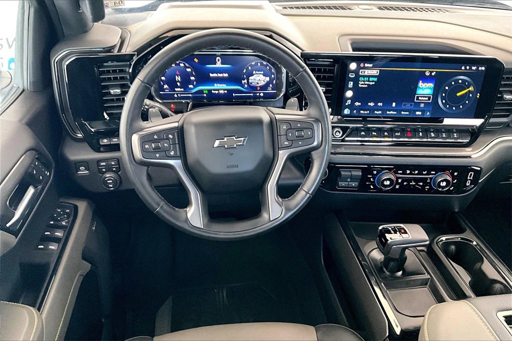 Used 2022 Chevrolet Silverado 1500 ZR2 w/ Technology Package image 4