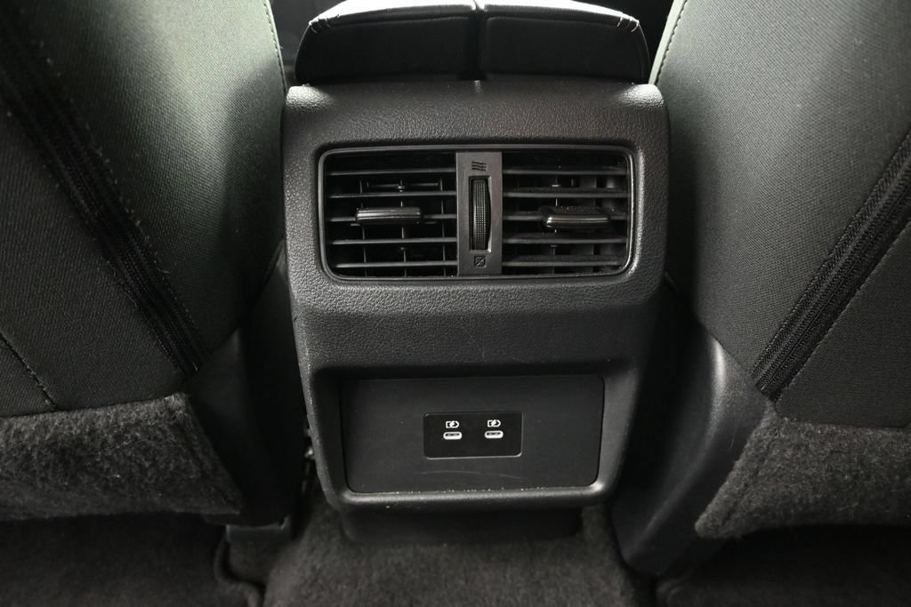 Used 2025 Nissan Rogue SV FWD image 19