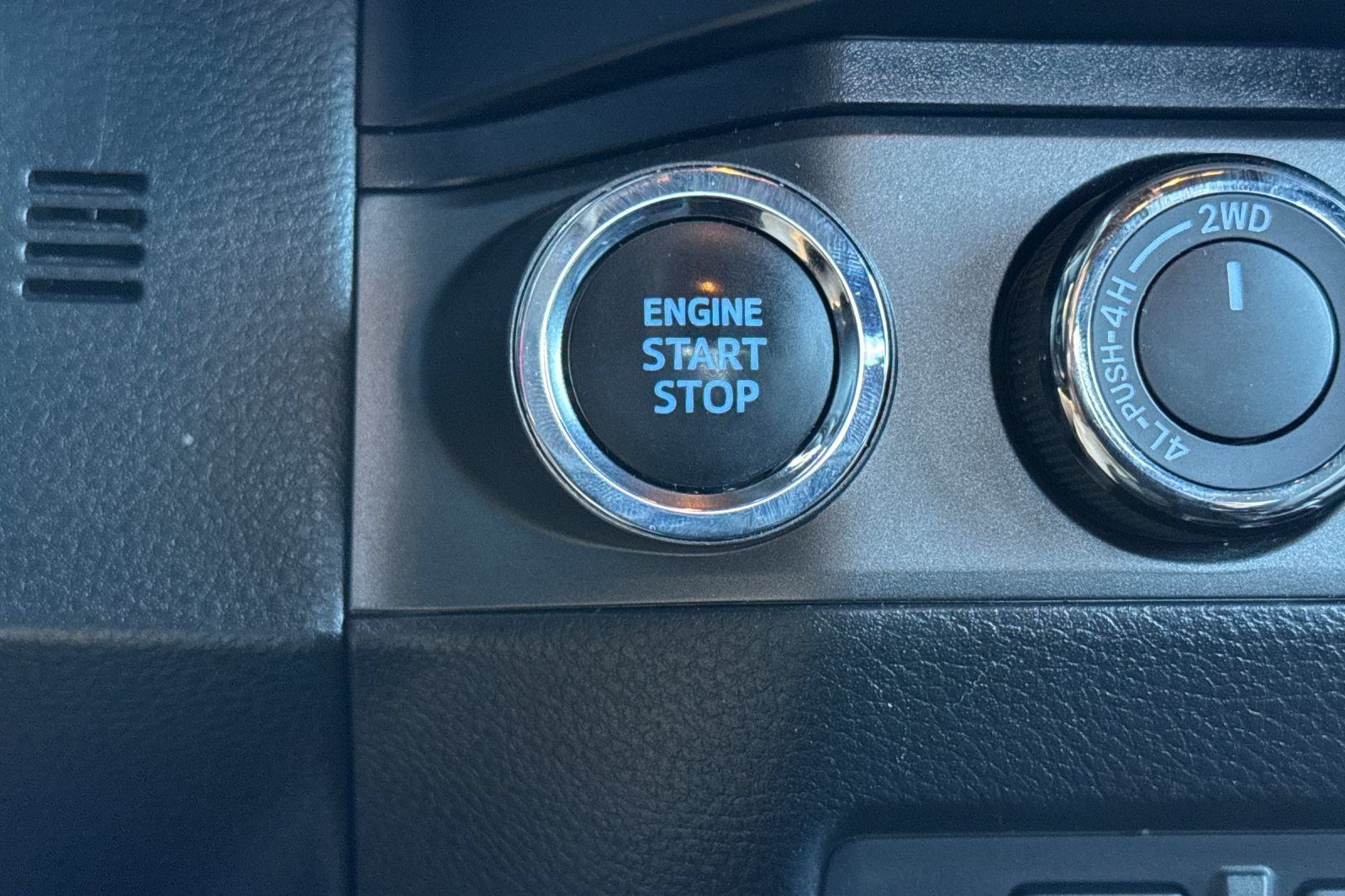 Used 2023 Toyota Tacoma TRD Sport w/ Advanced Technology Package AWD/4WD image 19