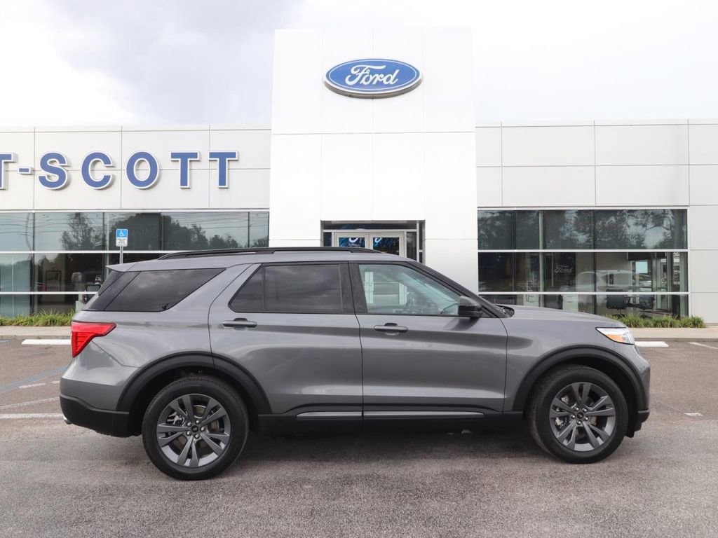 Certified 2023 Ford Explorer XLT w/ Equipment Group 202A image 6
