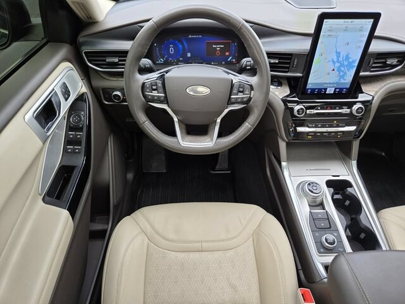 Certified 2022 Ford Explorer Platinum w/ Equipment Group 601A AWD/4WD image 14