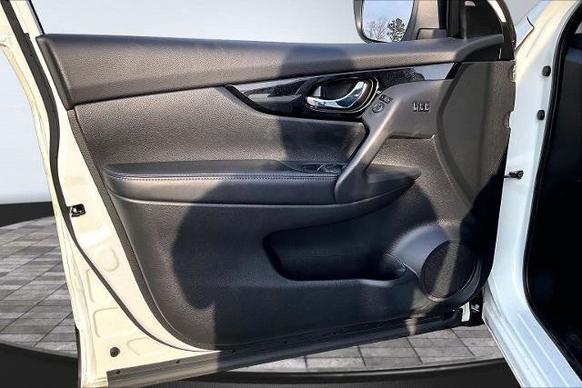 Used 2022 Nissan Rogue Sport SV w/ Technology Package image 26