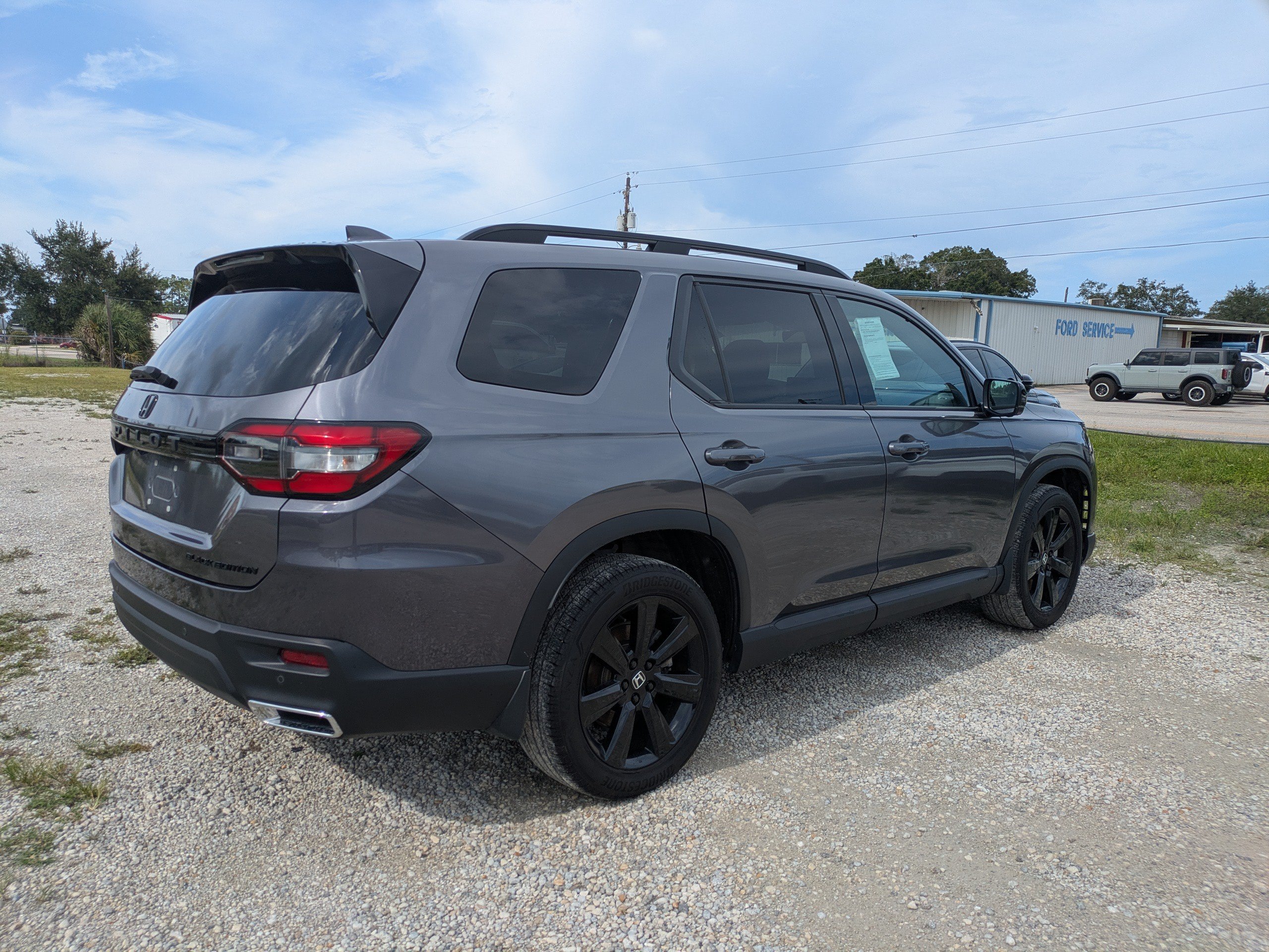 Used 2025 Honda Pilot Black Edition image 4