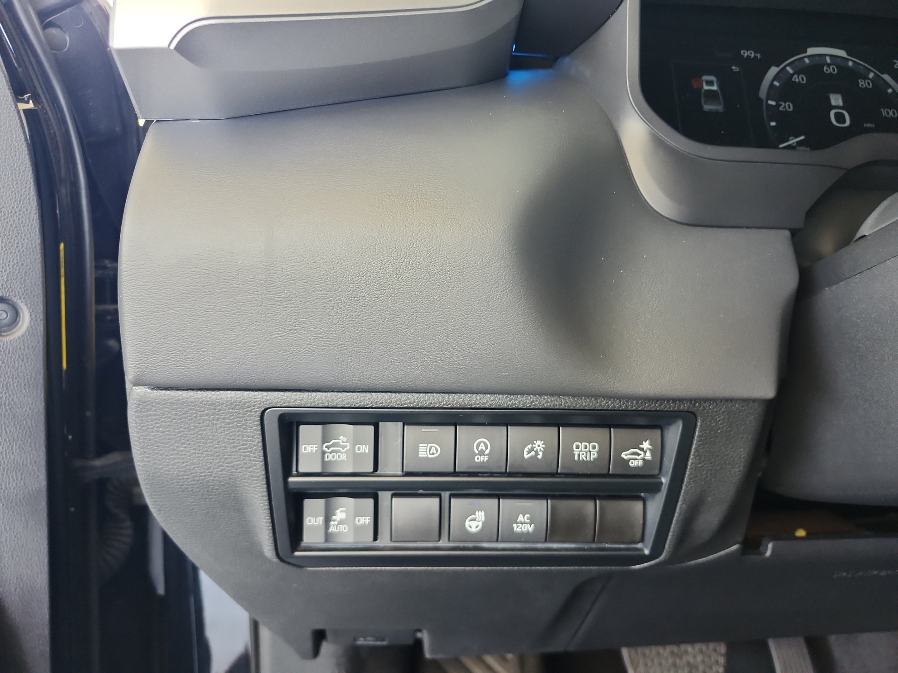 Used 2023 Toyota Tundra Platinum AWD/4WD image 13