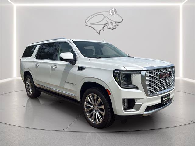 Used 2023 GMC Yukon XL Denali AWD/4WD image 7