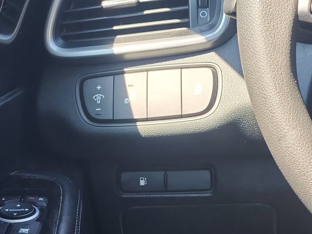 Used 2020 Kia Sorento LX AWD/4WD image 12