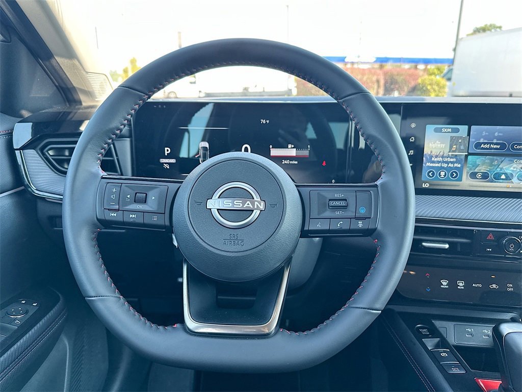 Used 2025 Nissan Kicks SR image 18