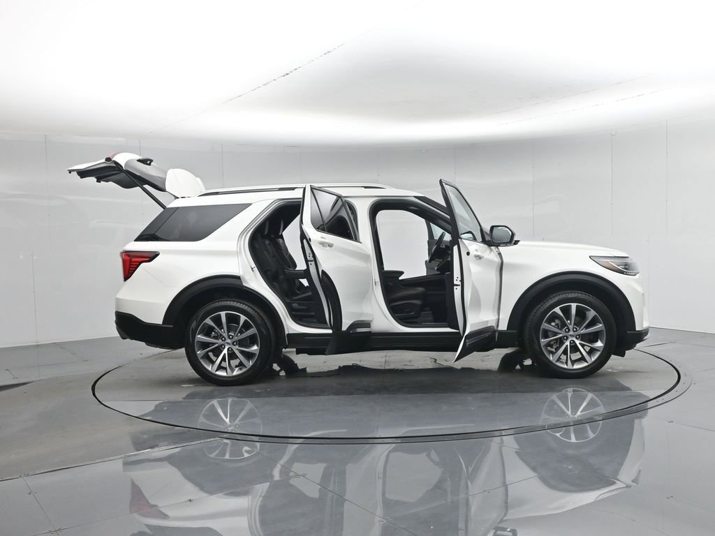 Certified 2025 Ford Explorer Platinum w/ Ultimate Package image 5