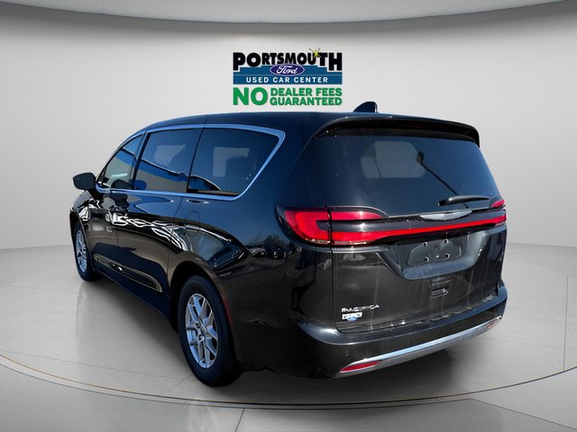 Used 2024 Chrysler Pacifica Touring-L FWD image 24