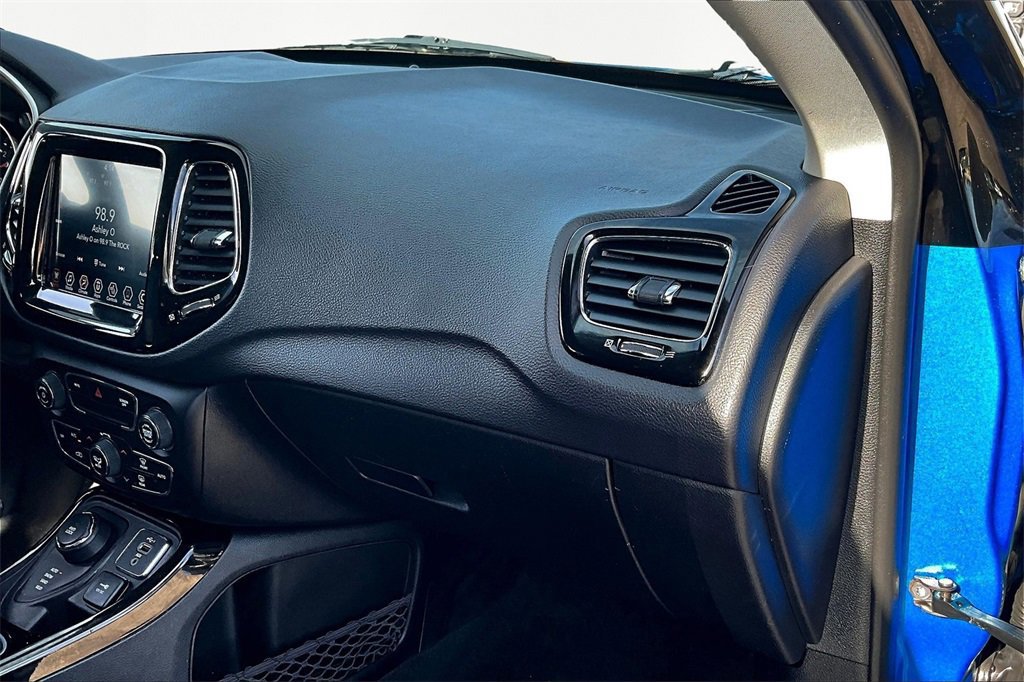 Used 2019 Jeep Compass Limited image 17