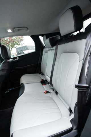 Certified 2025 Ford Escape Platinum w/ Premium Technology Package image 9