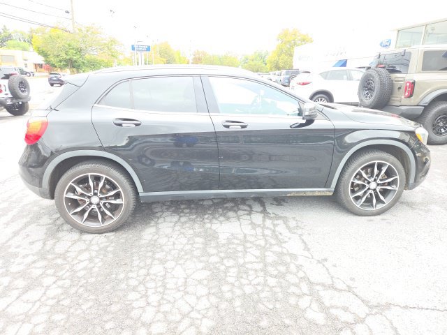 Used 2017 Mercedes-Benz GLA 250 4MATIC image 2