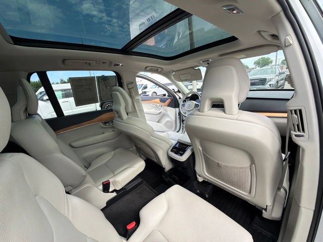 Used 2022 Volvo XC90 T6 Momentum AWD/4WD image 30