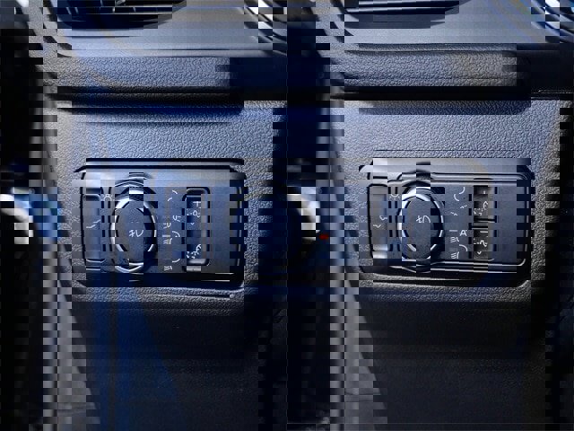 Certified 2025 Ford Escape Platinum image 24