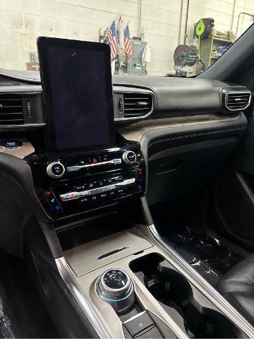 Certified 2022 Ford Explorer Platinum w/ Equipment Group 601A image 14