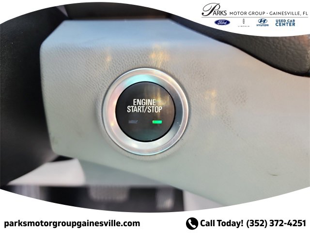 Used 2023 GMC Terrain SLT image 28