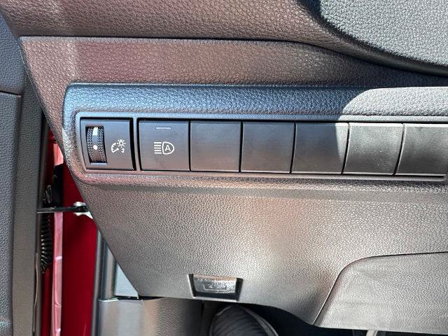 Used 2025 Toyota Corolla SE FWD image 13