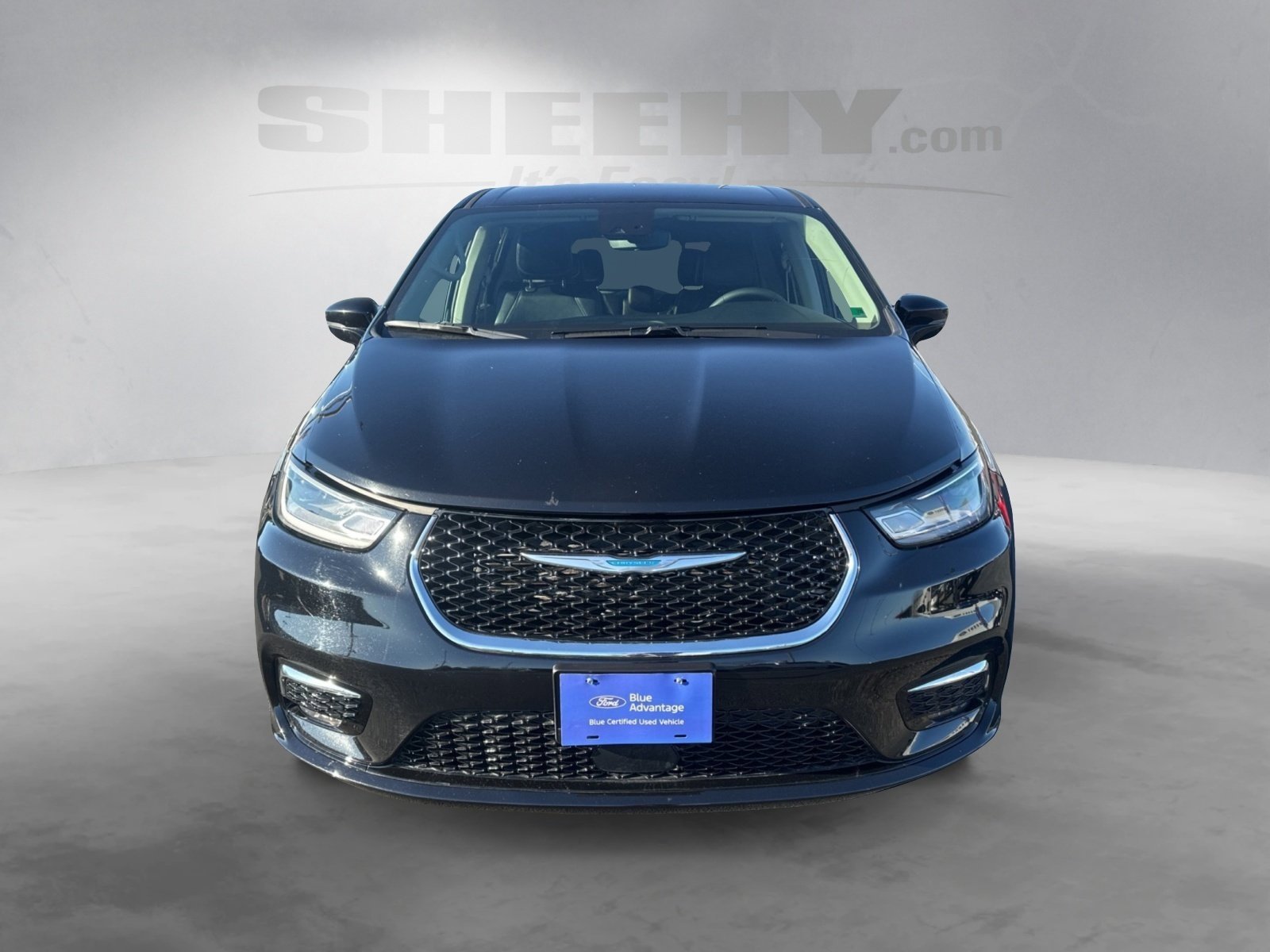 Used 2024 Chrysler Pacifica Touring-L image 17