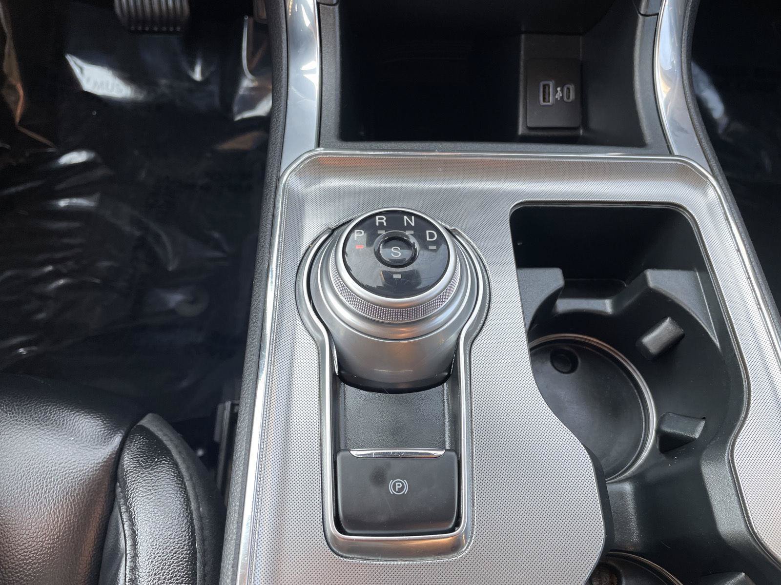 Certified 2024 Ford Edge Titanium AWD/4WD image 29