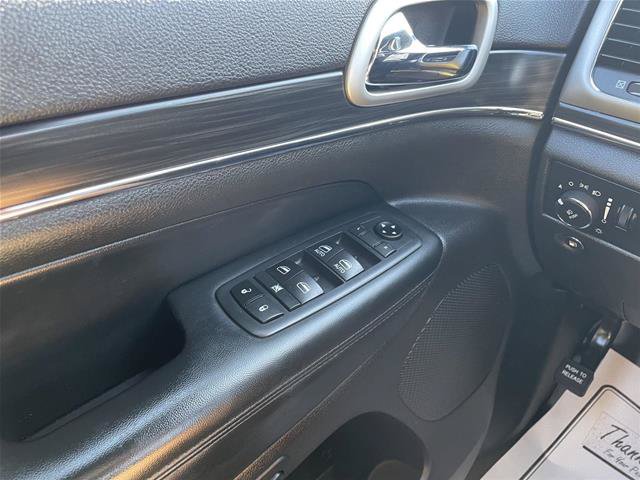 Used 2020 Jeep Grand Cherokee Limited AWD/4WD image 29
