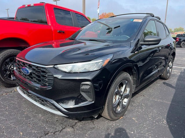 Certified 2024 Ford Escape ST-Line w/ Tech Pack #1 AWD/4WD image 1