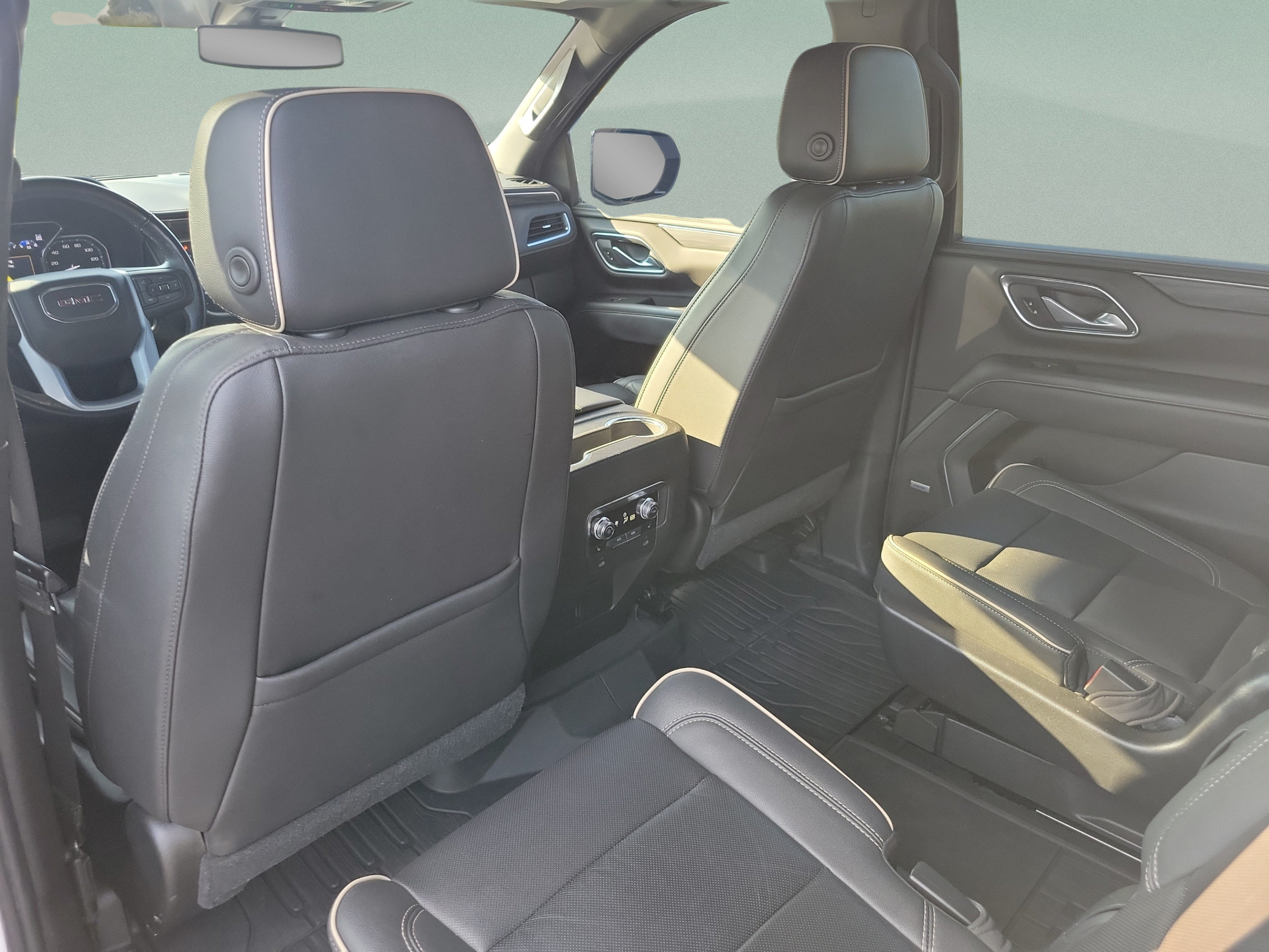 Used 2021 GMC Yukon XL SLT w/ SLT Premium Package AWD/4WD image 11