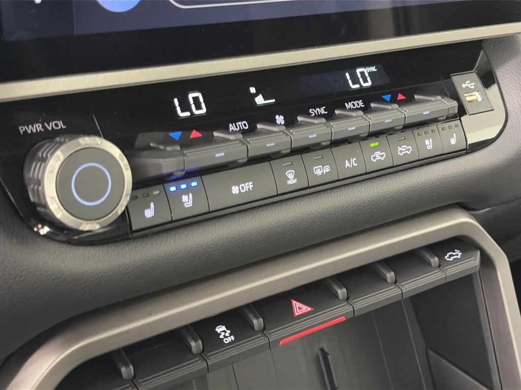 Used 2025 Toyota Tundra Limited image 21