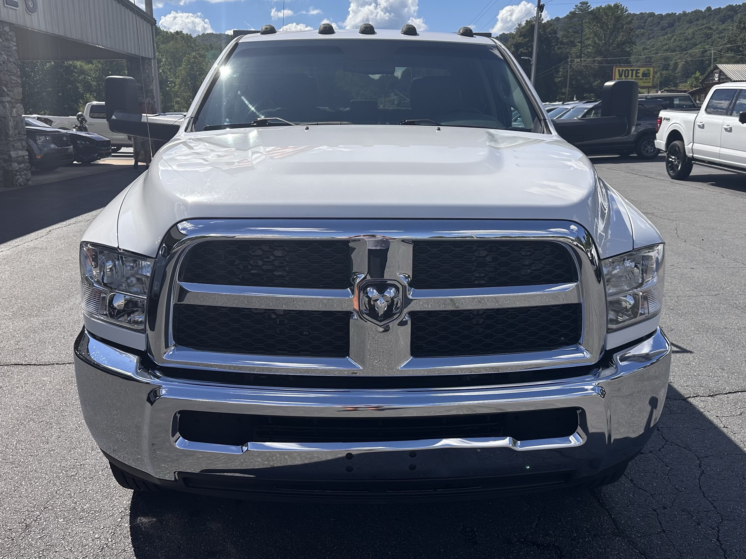 Used 2018 RAM 3500 Tradesman w/ Chrome Appearance Group RWD image 3