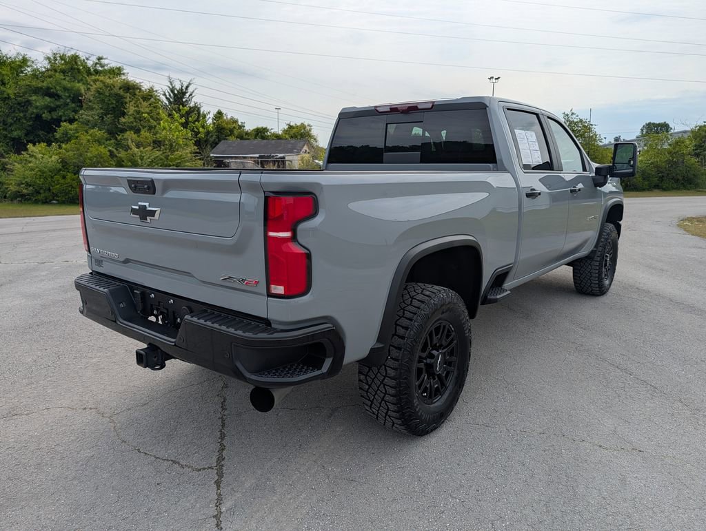 Used 2025 Chevrolet Silverado 2500 ZR2 w/ Technology Package AWD/4WD image 3