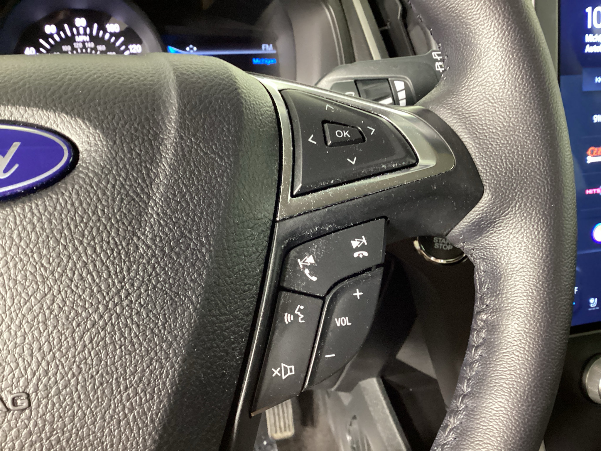 Certified 2024 Ford Edge SEL w/ Convenience Package AWD/4WD image 24