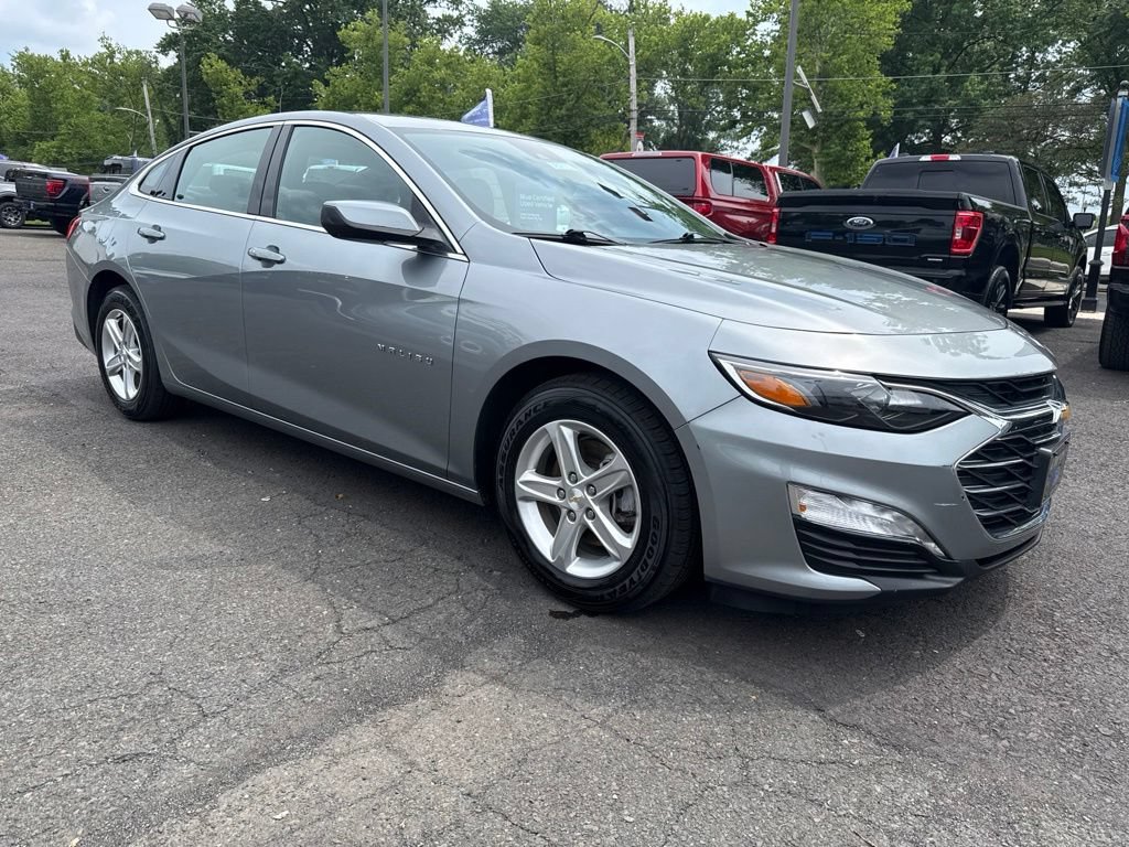 Used 2024 Chevrolet Malibu LT FWD image 3
