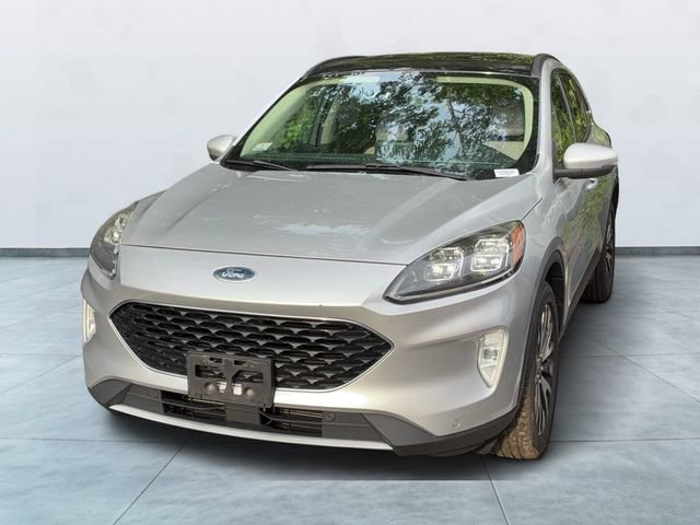 Certified 2020 Ford Escape Titanium AWD/4WD image 3