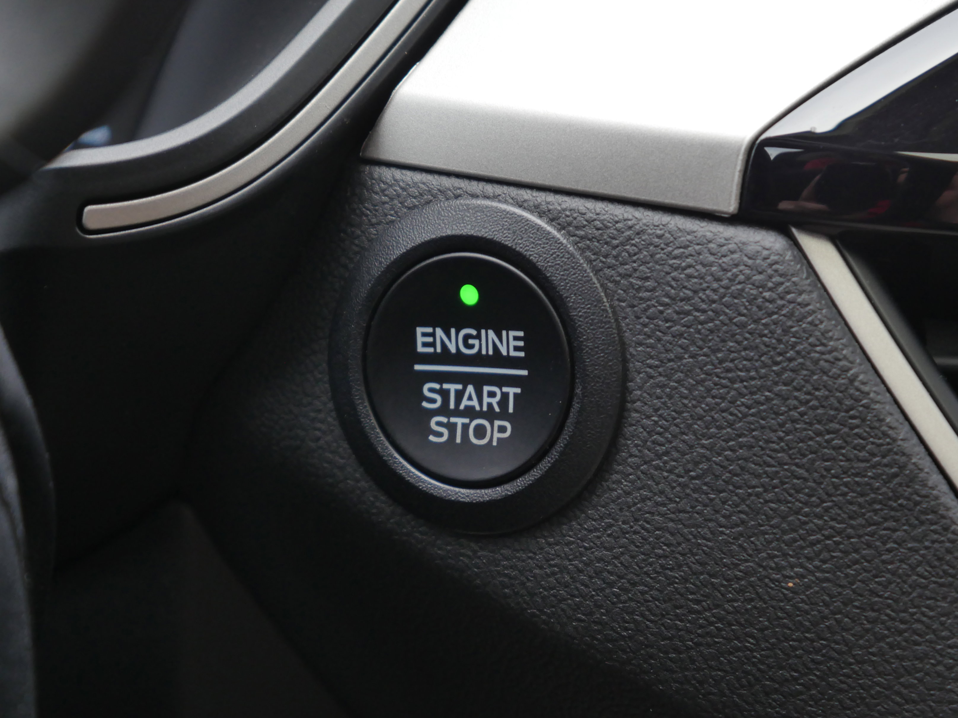 Certified 2022 Ford Escape SE w/ SE Sport Appearance Package AWD/4WD image 9