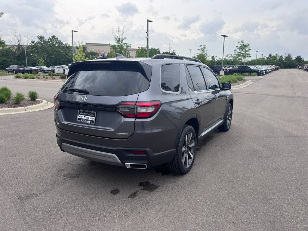 Used 2023 Honda Pilot Touring image 4