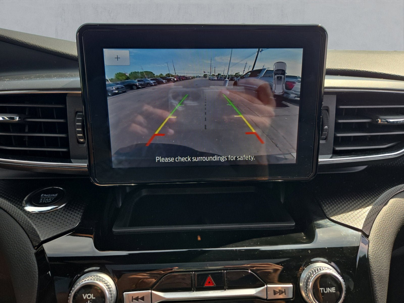 Certified 2024 Ford Explorer ST-Line w/ Class IV Trailer Tow Package AWD/4WD image 19