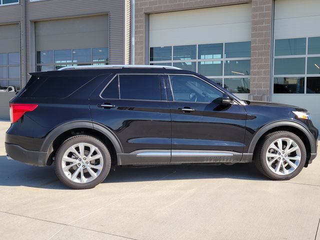 Certified 2023 Ford Explorer Platinum w/ Technology Package AWD/4WD image 2