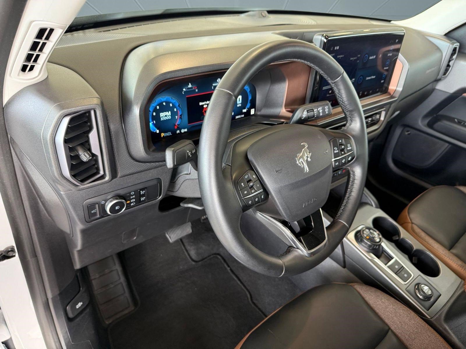 Certified 2025 Ford Bronco Sport Outer Banks w/ Outer Banks Tech Package+ AWD/4WD image 4