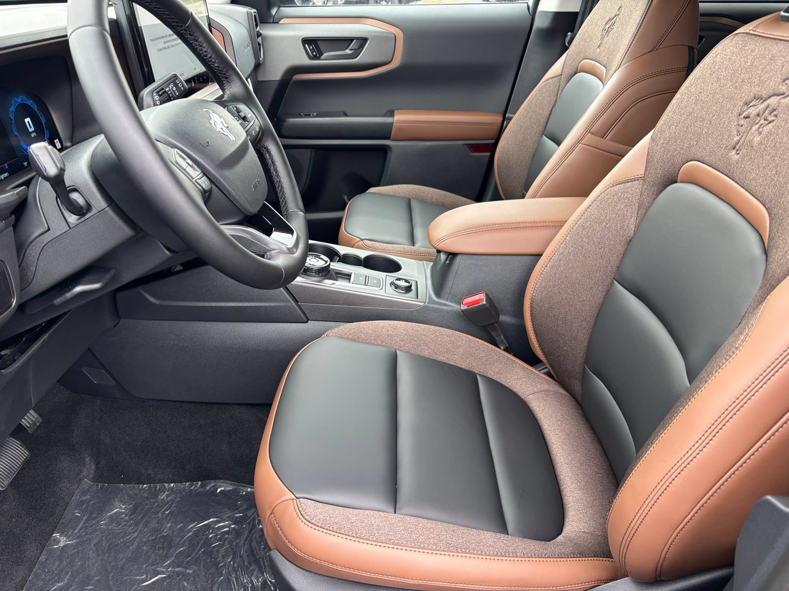 Certified 2025 Ford Bronco Sport Outer Banks w/ Outer Banks Tech Package+ AWD/4WD image 15