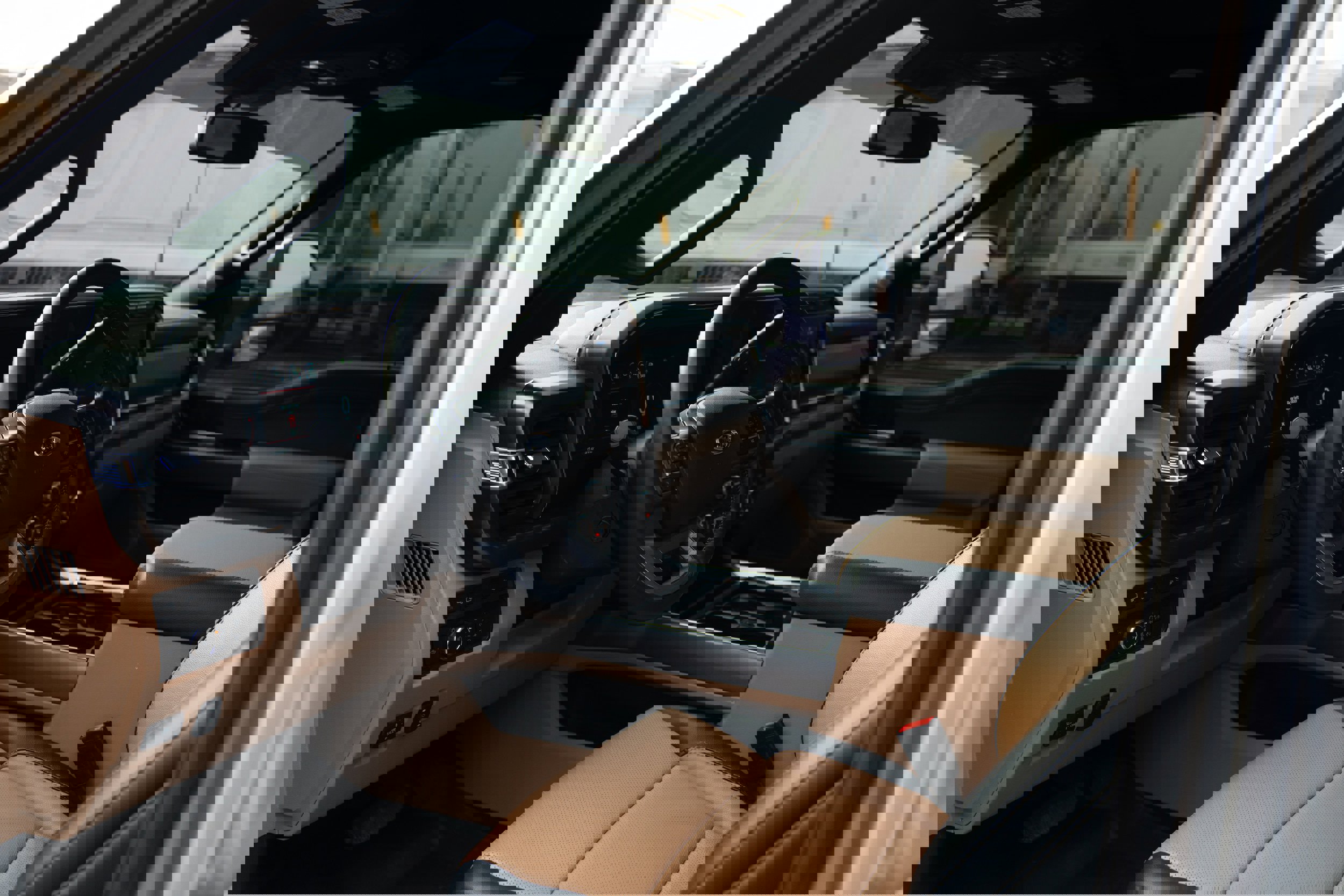 Certified 2024 Ford F350 Lariat w/ Lariat Ultimate Package image 16