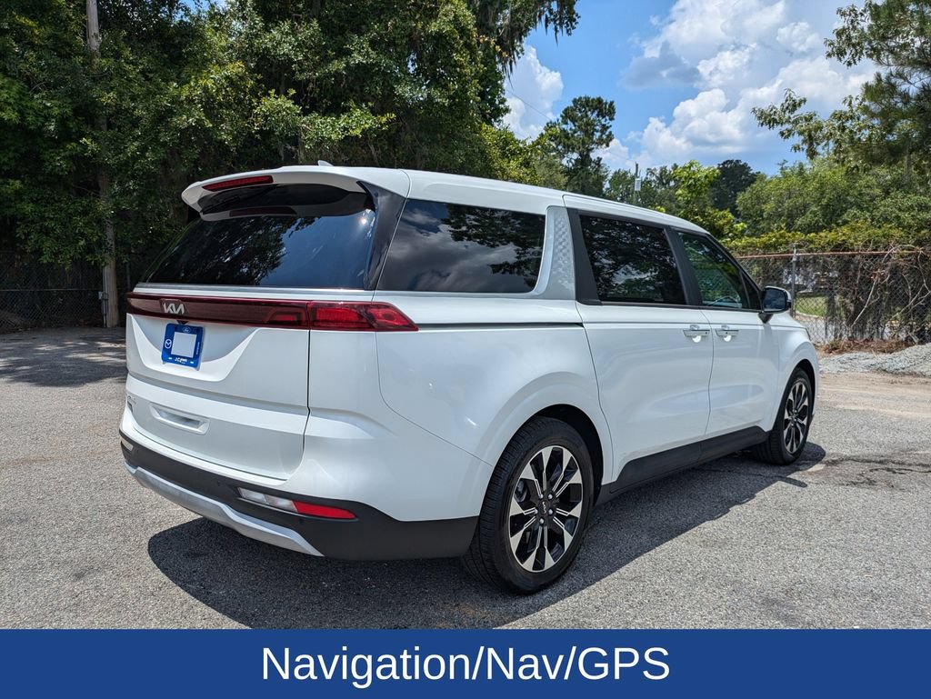 Used 2024 Kia Carnival EX FWD image 4