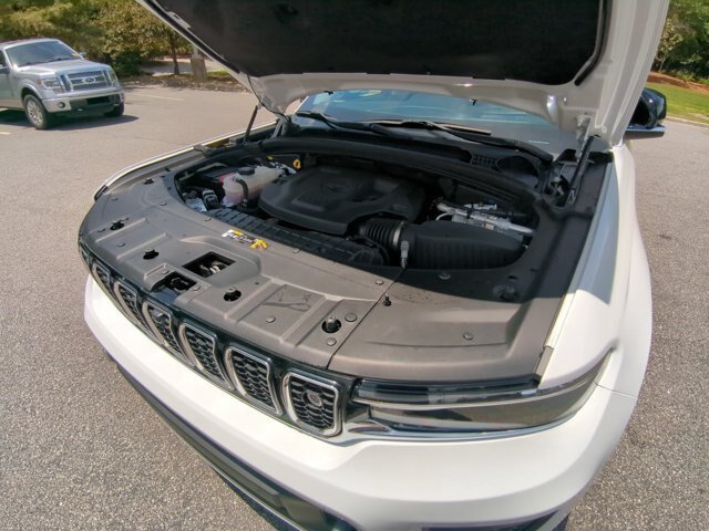 Used 2023 Jeep Grand Cherokee Overland w/ Adv Protech Group III AWD/4WD image 29
